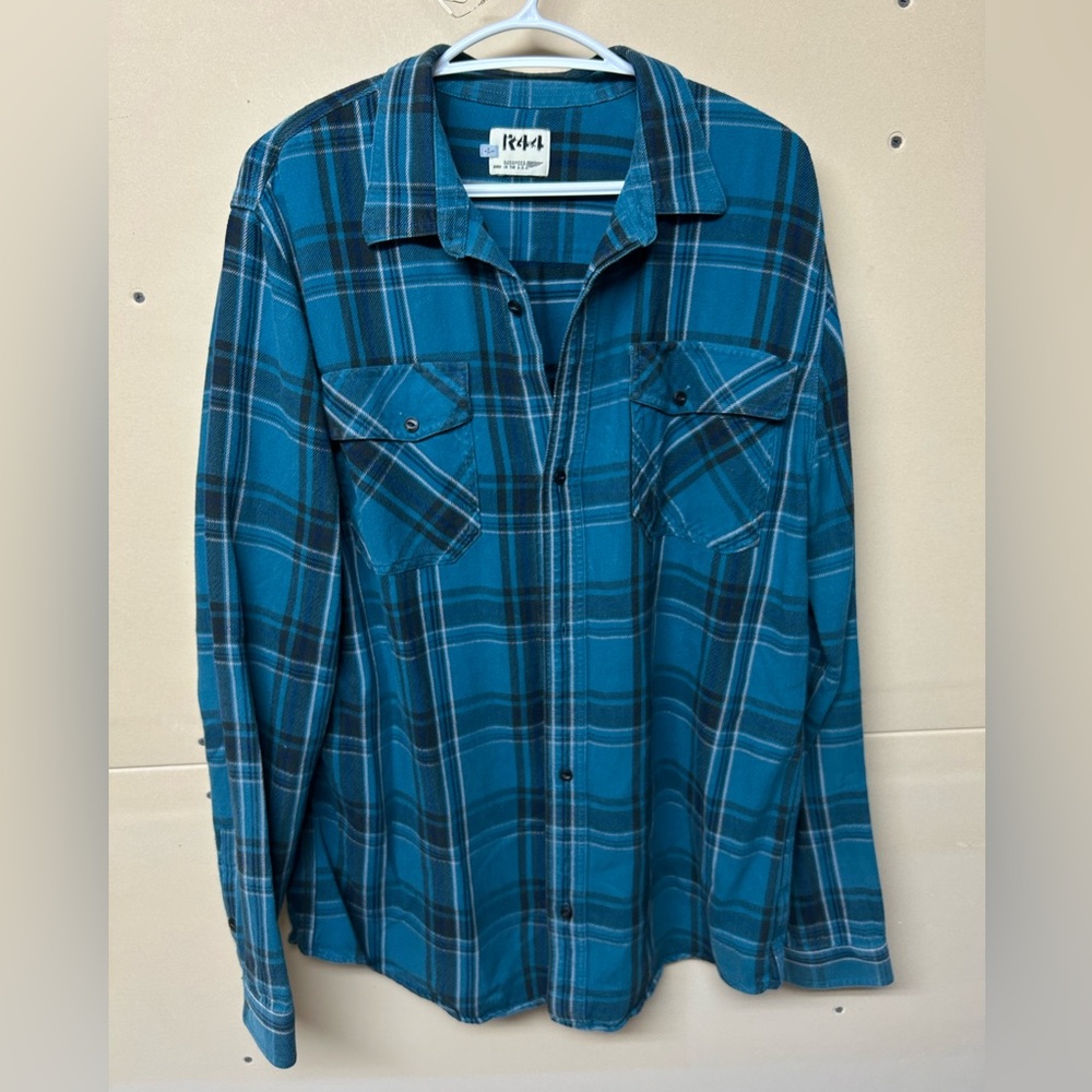 2/$30⚡️- SHIRT | Men’s R44 plaid shirt size large